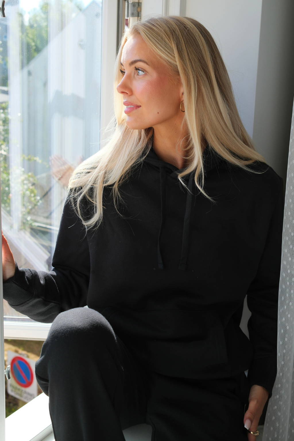 Essential Hoodie - Black