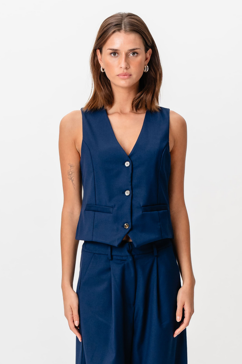 Vesta Nadia - Navy